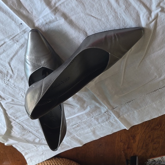Dark silver, leather, 9.5M 2-in pumps - Picture 2 of 6